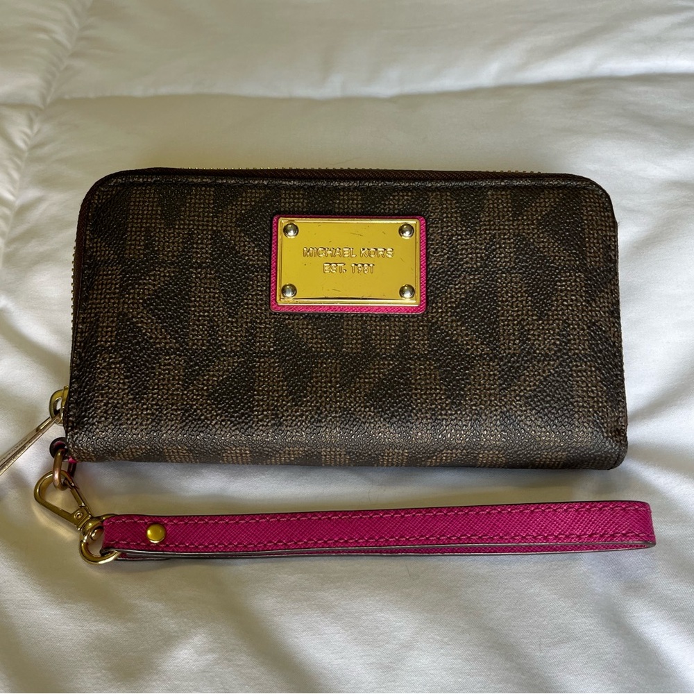 Michael Kors Wallet with Detachable Wrist Strap